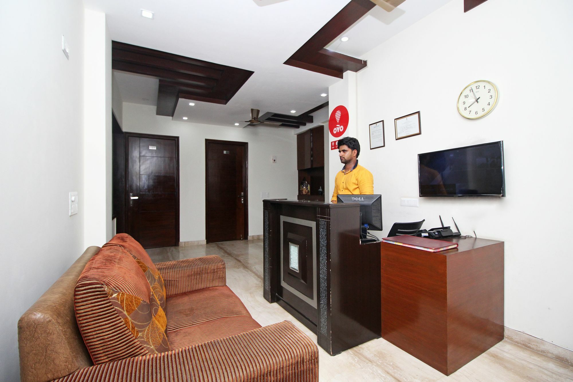 Fabhotel Mannat Residency Sec 52 Гургаон Экстерьер фото