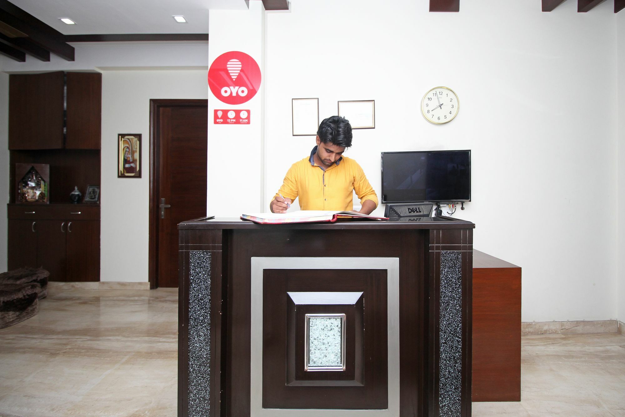 Fabhotel Mannat Residency Sec 52 Гургаон Экстерьер фото